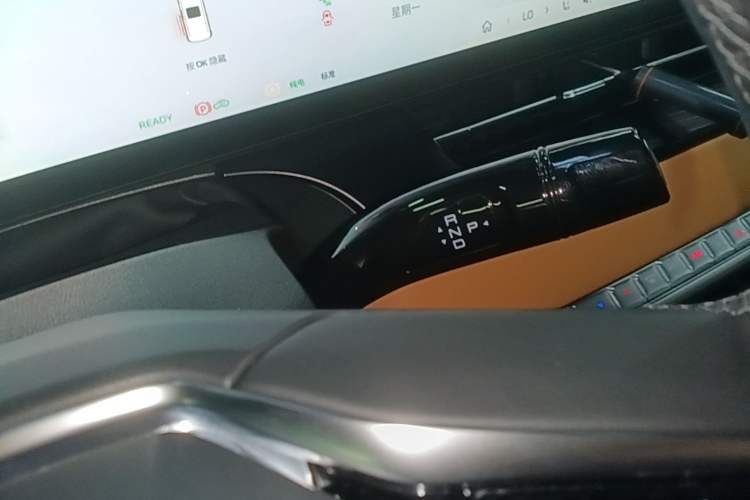 Used Wey Gaoshan 2023 Four-Wheel-Drive Executive Extended Version Gear Lever