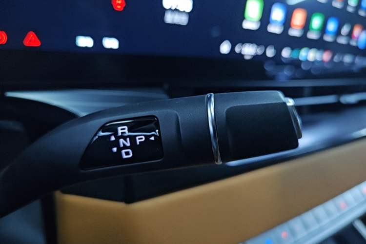 Used Wey Gaoshan 2023 Four-Wheel-Drive Executive Extended Version Gear Lever