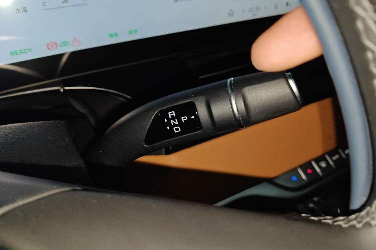 Used Wey Gaoshan 2023 Four-Wheel-Drive Executive Extended Version Gear Lever