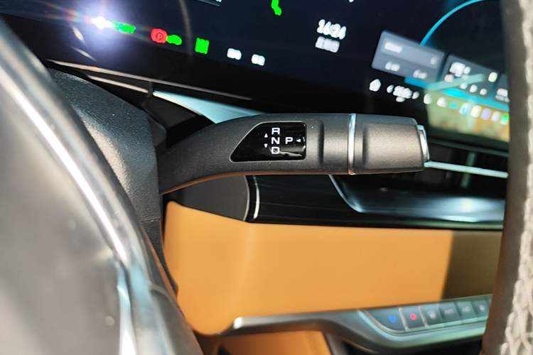Used Wey Gaoshan 2023 Four-Wheel-Drive Executive Extended Version Gear Lever