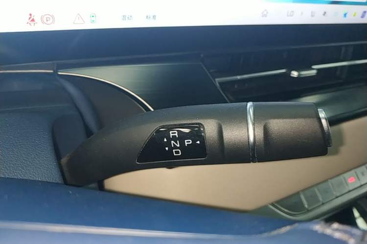 Used Wey Gaoshan 2023 Four-Wheel Drive Flagship Edition Gear Lever