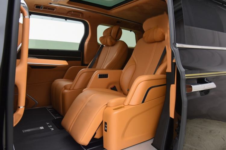 Used Wey Gaoshan 2023 Four-Wheel-Drive Executive Extended Version Interior 1