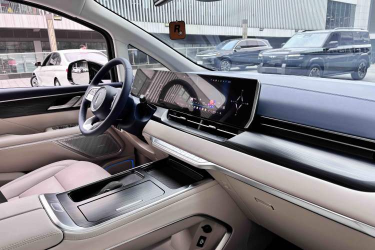 Used Wey Gaoshan 2023 Four-Wheel Drive Premium Edition Interior 11