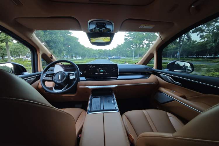 Used Wey Gaoshan 2023 Four-Wheel-Drive Executive Extended Version Interior 4