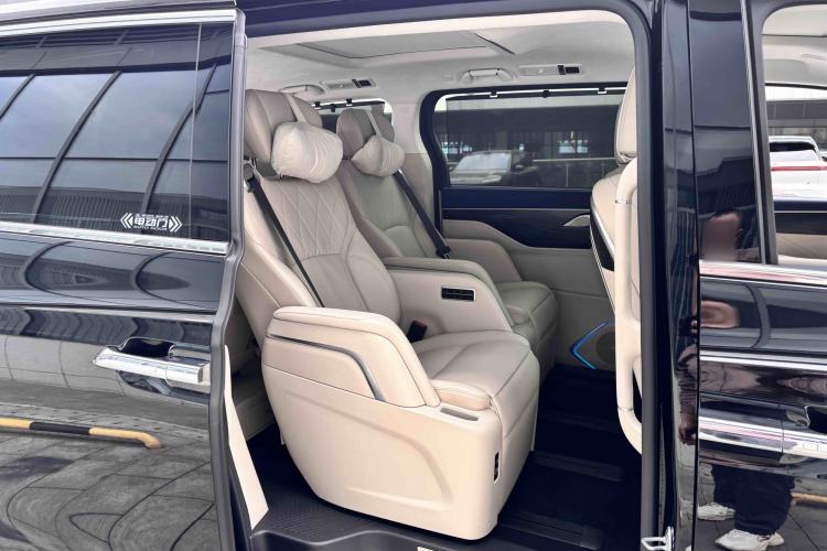 Used Wey Gaoshan 2023 Four-Wheel Drive Premium Edition Interior 9