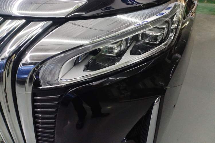 Used Wey Gaoshan 2023 Four-Wheel Drive Flagship Edition Left Front Headlight