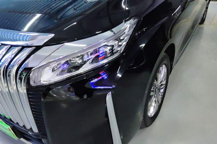 Used Wey Gaoshan 2023 Four-Wheel Drive Flagship Edition Left Front Headlight