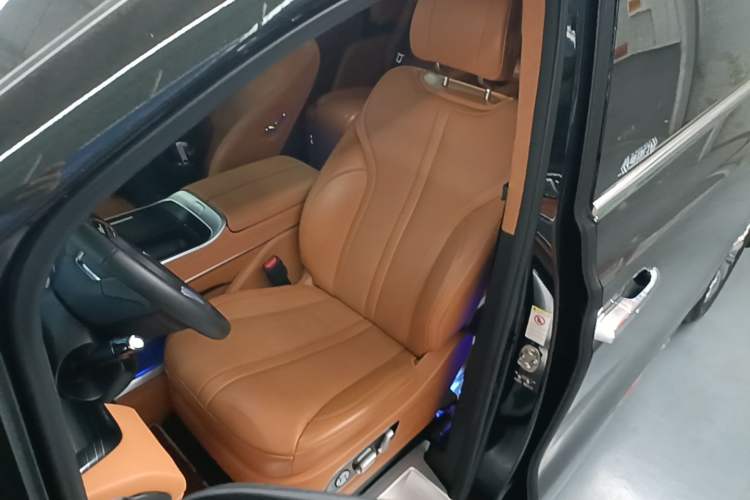 Used Wey Gaoshan 2023 Four-Wheel-Drive Executive Extended Version Left Front Seat