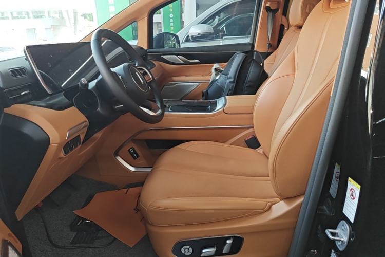 Used Wey Gaoshan 2023 Four-Wheel-Drive Executive Extended Version Left Front Seat
