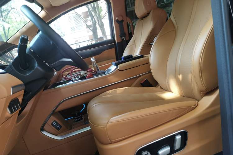 Used Wey Gaoshan 2023 Four-Wheel-Drive Executive Extended Version Left Front Seat