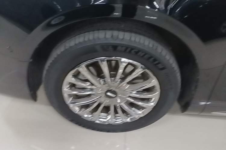 Used Wey Gaoshan 2023 Four-Wheel-Drive Executive Extended Version Left Front Wheel Hub