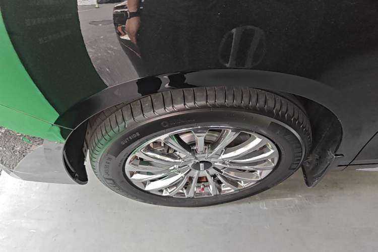 Used Wey Gaoshan 2023 Four-Wheel-Drive Executive Extended Version Left Front Wheel Hub