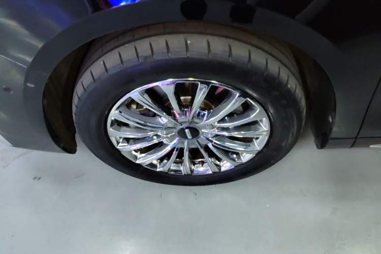 Used Wey Gaoshan 2023 Four-Wheel Drive Flagship Edition Left Front Wheel Hub