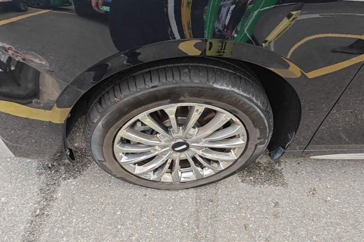 Used Wey Gaoshan 2023 Four-Wheel-Drive Executive Extended Version Left Front Wheel Hub