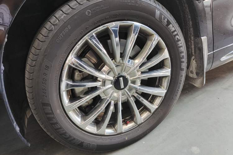 Used Wey Gaoshan 2023 Four-Wheel-Drive Executive Extended Version Left Front Wheel Hub