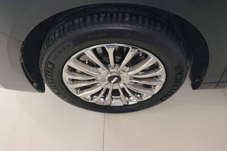 Used Wey Gaoshan 2023 Four-Wheel Drive Flagship Edition Left Front Wheel Hub