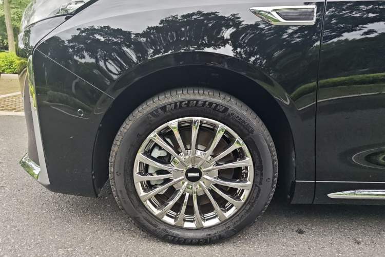 Used Wey Gaoshan 2023 Four-Wheel Drive Flagship Edition Left Front Wheel Hub