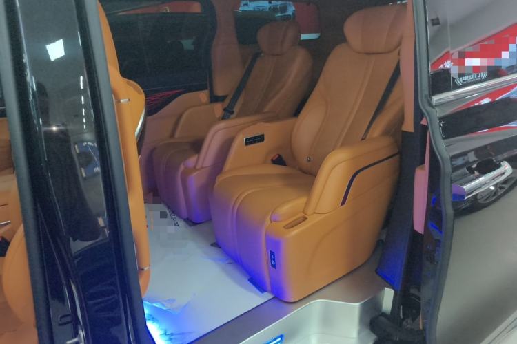 Used Wey Gaoshan 2023 Four-Wheel-Drive Executive Extended Version Left Rear Seat