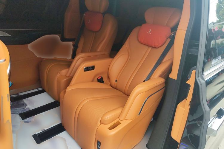 Used Wey Gaoshan 2023 Four-Wheel-Drive Executive Extended Version Left Rear Seat