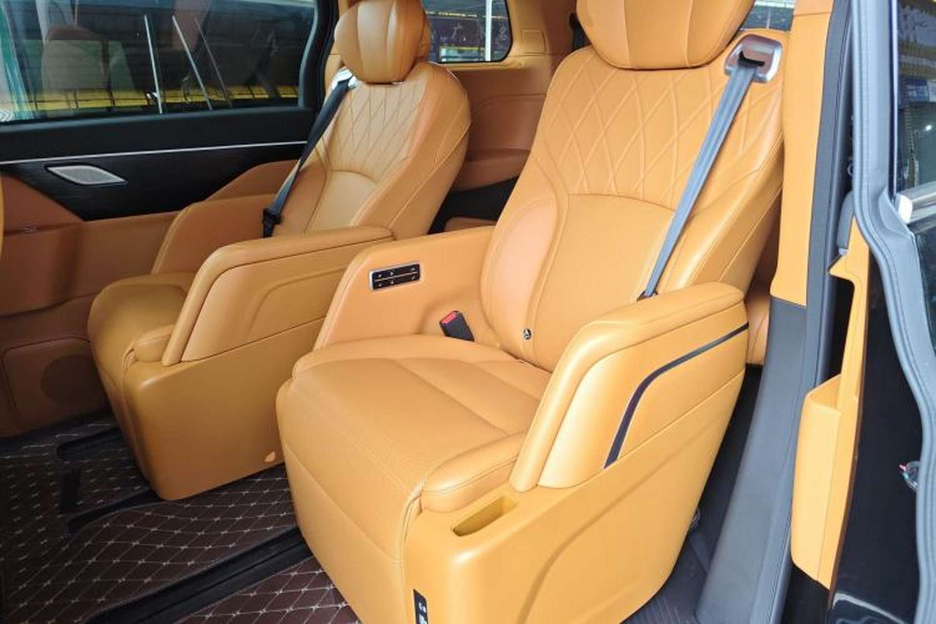 Used Wey Gaoshan 2023 Two-Wheel Drive Deluxe Edition Left Rear Seat