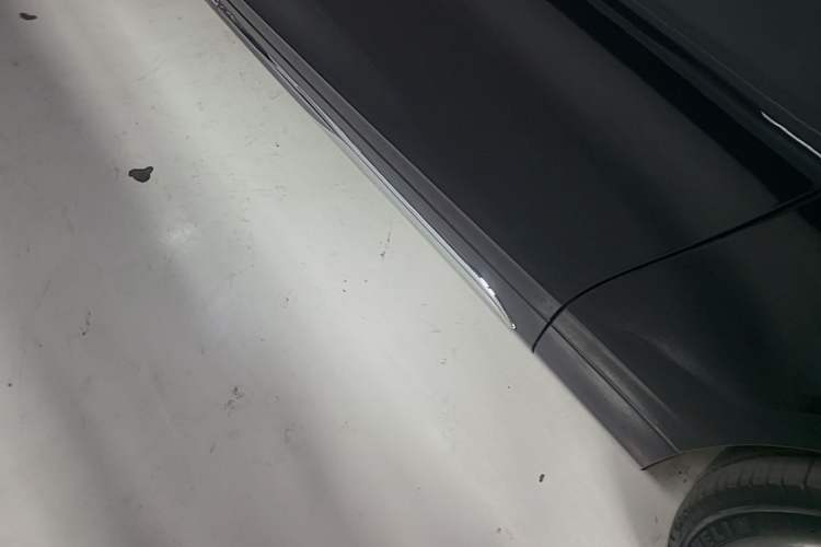 Used Wey Gaoshan 2023 Four-Wheel-Drive Executive Extended Version Left Side Sill
