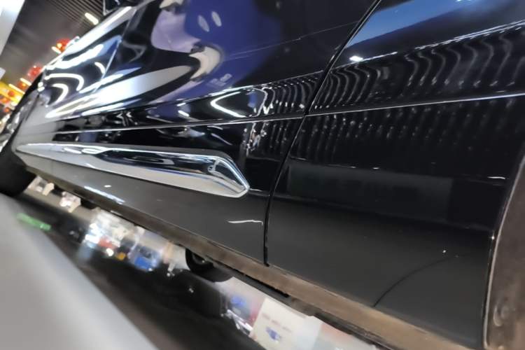 Used Wey Gaoshan 2023 Four-Wheel-Drive Executive Extended Version Left Side Sill