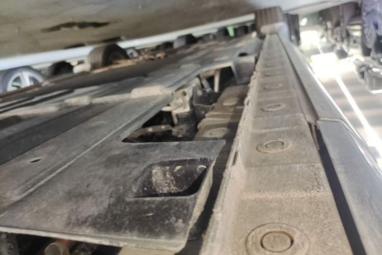 Used Wey Gaoshan 2023 Four-Wheel-Drive Executive Extended Version Left Side Sill