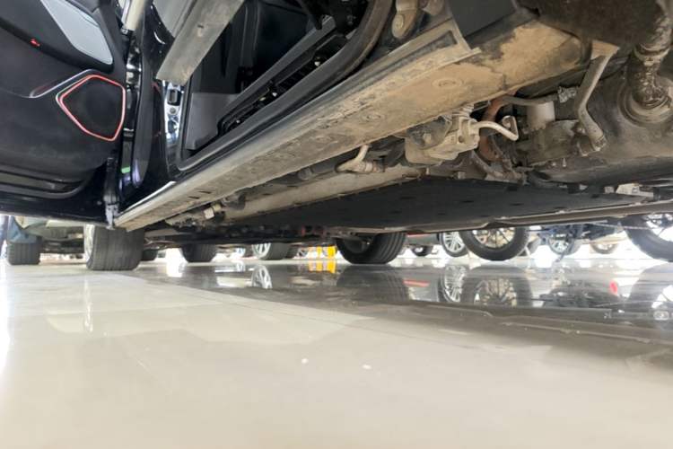 Used Wey Gaoshan 2023 Four-Wheel Drive Flagship Edition Left Side Sill