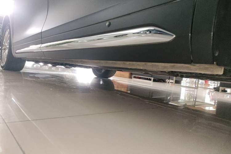 Used Wey Gaoshan 2023 Four-Wheel Drive Flagship Edition Left Side Sill