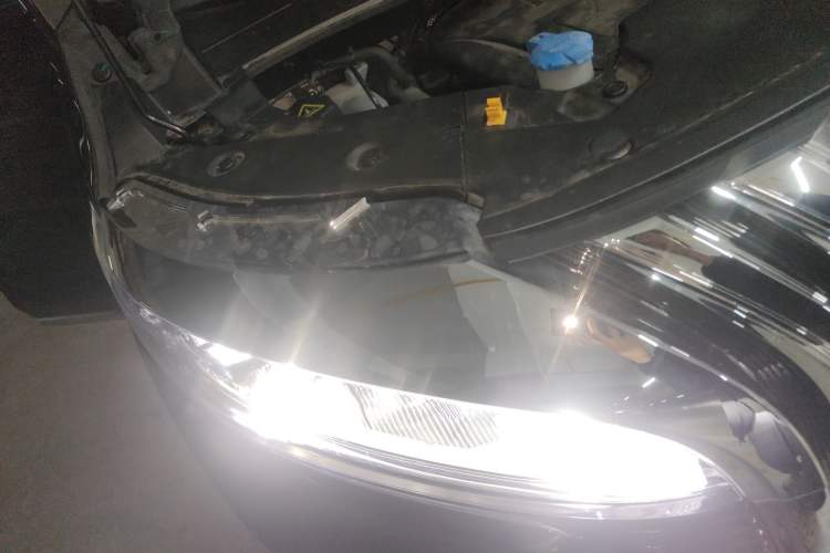Used Wey Gaoshan 2023 Four-Wheel-Drive Executive Extended Version Right Front Headlight