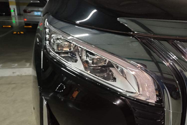Used Wey Gaoshan 2023 Four-Wheel-Drive Executive Extended Version Right Front Headlight