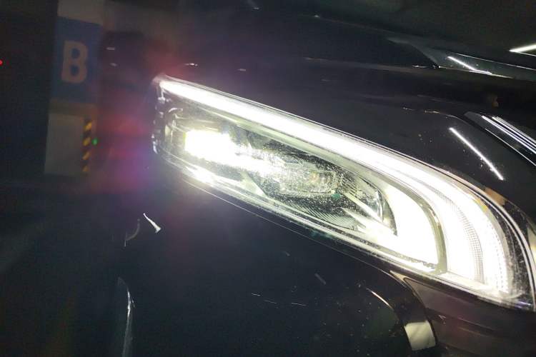 Used Wey Gaoshan 2023 Four-Wheel Drive Flagship Edition Right Front Headlight