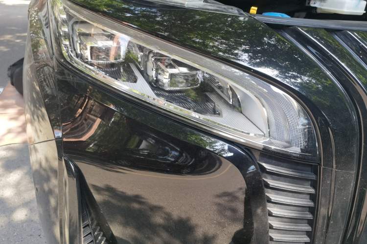 Used Wey Gaoshan 2023 Four-Wheel-Drive Executive Extended Version Right Front Headlight