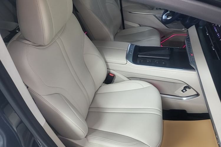Used Wey Gaoshan 2023 Four-Wheel-Drive Executive Extended Version Right Front Seat