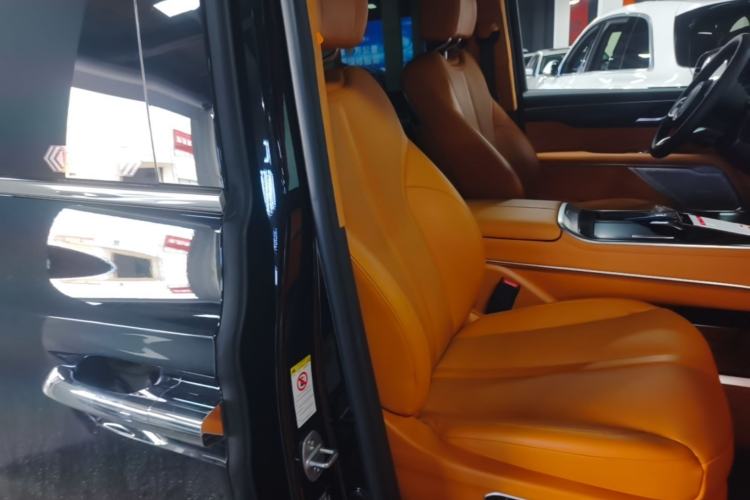 Used Wey Gaoshan 2023 Four-Wheel-Drive Executive Extended Version Right Front Seat