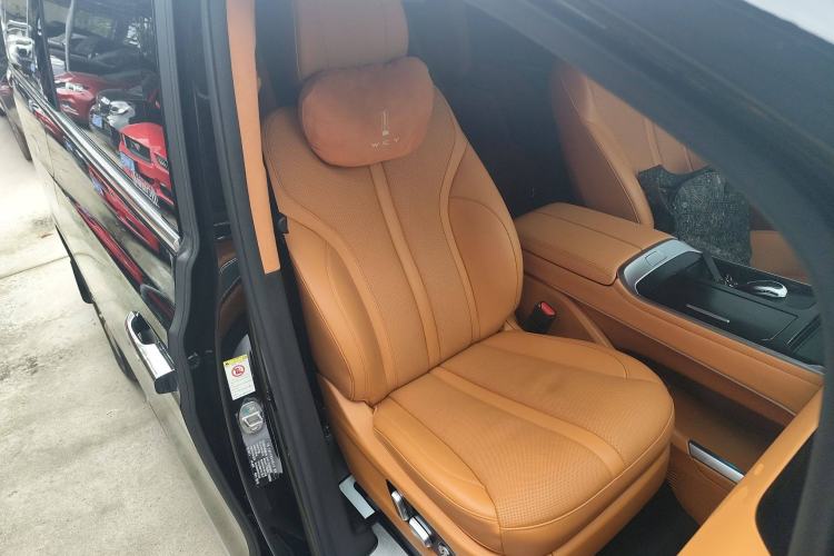 Used Wey Gaoshan 2023 Four-Wheel-Drive Executive Extended Version Right Front Seat
