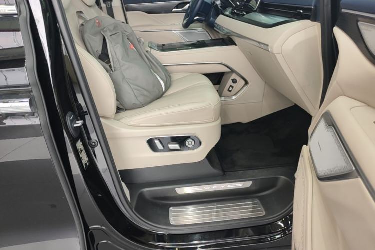 Used Wey Gaoshan 2023 Four-Wheel-Drive Executive Extended Version Right Front Seat