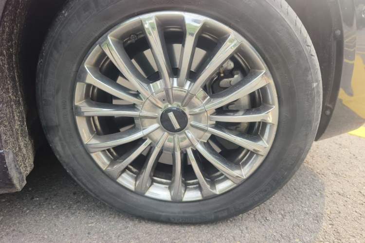 Used Wey Gaoshan 2023 Four-Wheel-Drive Executive Extended Version Right Front Wheel Hub