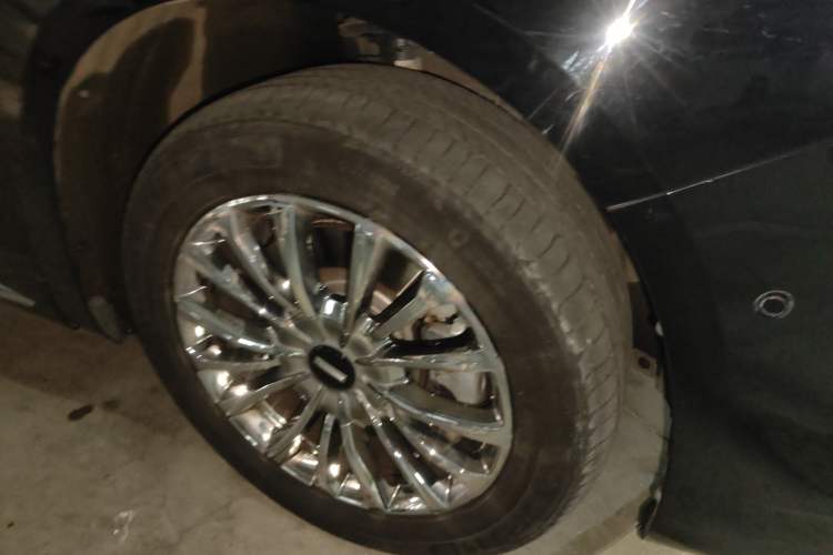 Used Wey Gaoshan 2023 Four-Wheel-Drive Executive Extended Version Right Front Wheel Hub