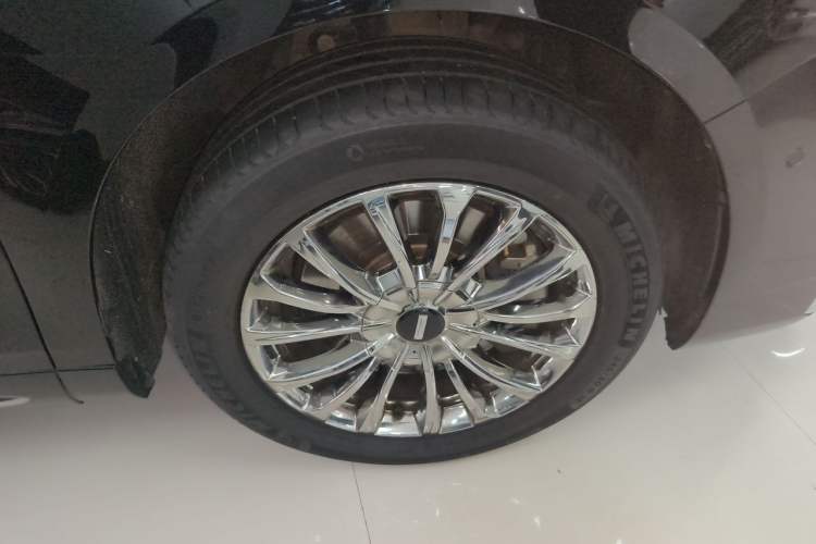 Used Wey Gaoshan 2023 Four-Wheel-Drive Executive Extended Version Right Front Wheel Hub