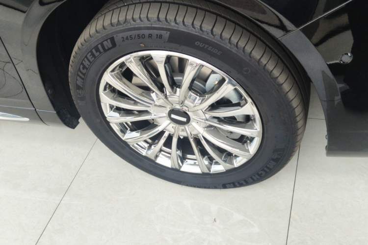 Used Wey Gaoshan 2023 Four-Wheel-Drive Executive Extended Version Right Front Wheel Hub