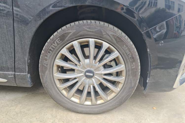 Used Wey Gaoshan 2023 Four-Wheel-Drive Executive Extended Version Right Front Wheel Hub