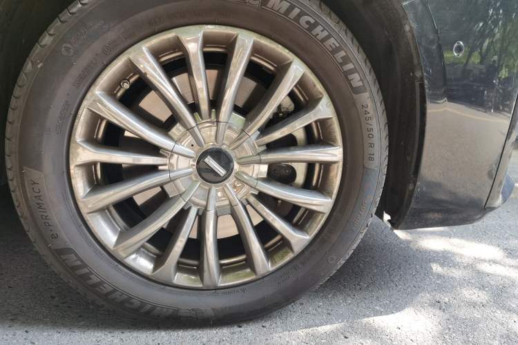 Used Wey Gaoshan 2023 Four-Wheel-Drive Executive Extended Version Right Front Wheel Hub