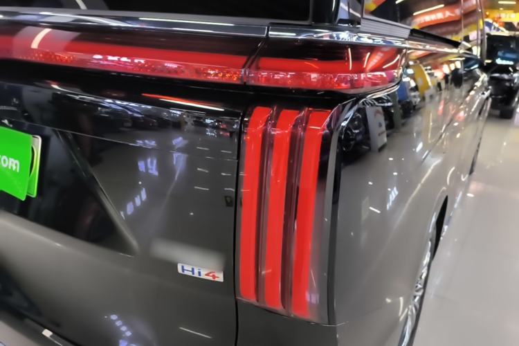 Used Wey Gaoshan 2023 Four-Wheel-Drive Executive Extended Version Right Rear Taillight