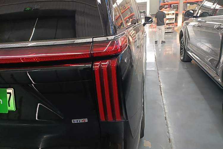 Used Wey Gaoshan 2023 Four-Wheel-Drive Executive Extended Version Right Rear Taillight