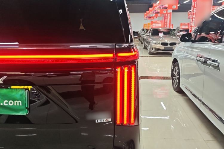 Used Wey Gaoshan 2023 Four-Wheel-Drive Executive Extended Version Right Rear Taillight