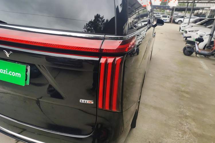 Used Wey Gaoshan 2023 Four-Wheel-Drive Executive Extended Version Right Rear Taillight