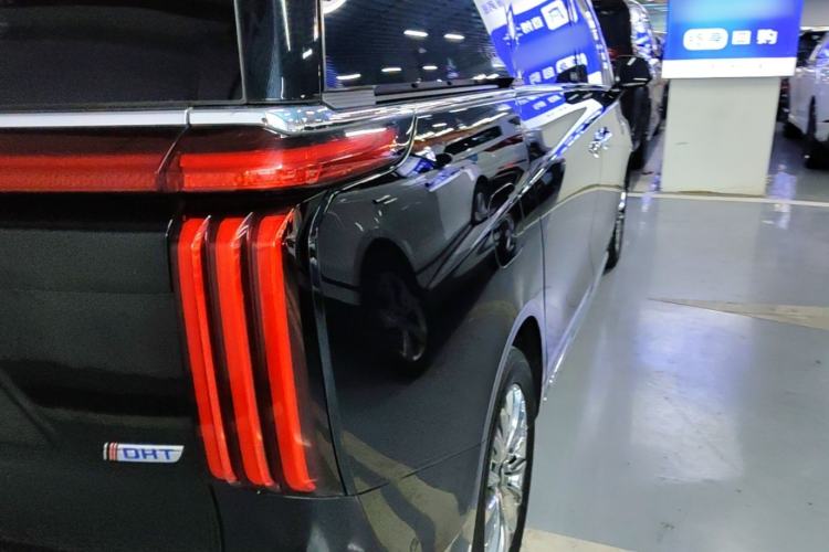 Used Wey Gaoshan 2023 Four-Wheel Drive Flagship Edition Right Rear Taillight