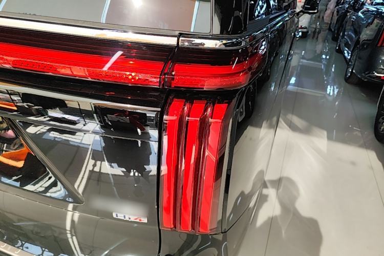 Used Wey Gaoshan 2023 Four-Wheel-Drive Executive Extended Version Right Rear Taillight