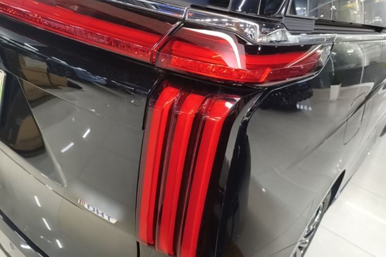 Used Wey Gaoshan 2023 Four-Wheel Drive Flagship Edition Right Rear Taillight